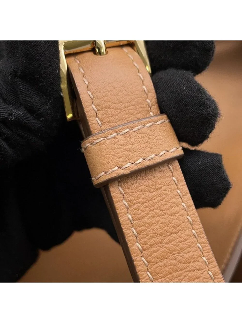 Prada Tote Logo Leather - Picture 10 of 10